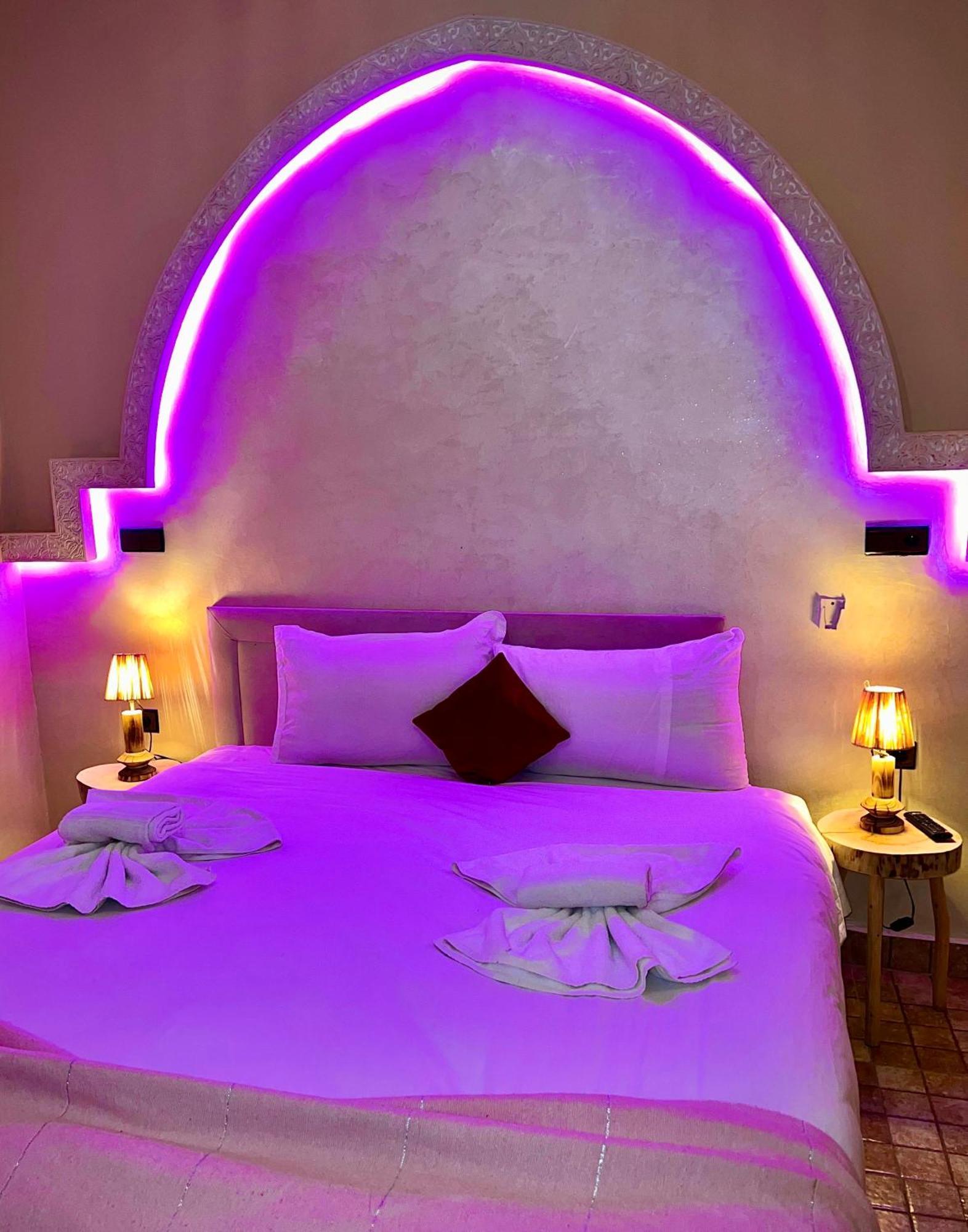 Hotel Whisper *